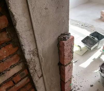 新建门洞加过梁处理